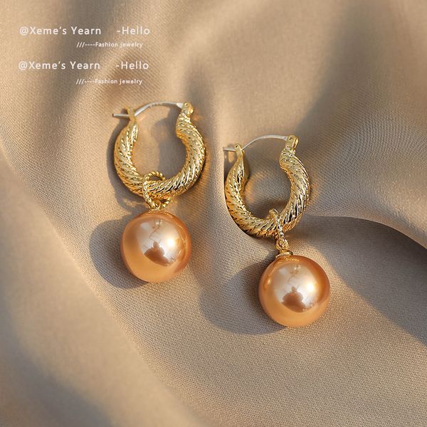 2020 new elegant woven circle pearl pendant earrings versatile temperament jewelry fashion women's classic dangle earrings, Silver
2020 new elegant woven circle pearl pendant earrings versatile temperament jewelry fashion women's classic dangle earrings, Silver