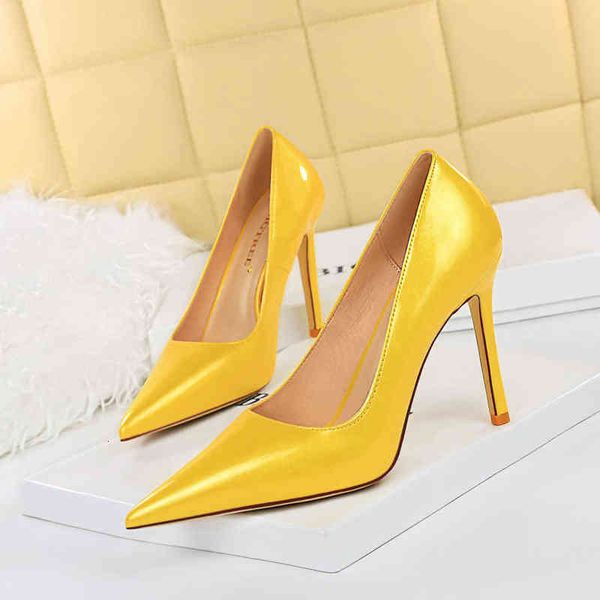 3169-6 sandals korean style thin heel super high nightclub shallow mouth pointed patent leather s women's single shoes, Black
3169-6 sandals korean style thin heel super high nightclub shallow mouth pointed patent leather s women's single shoes, Black