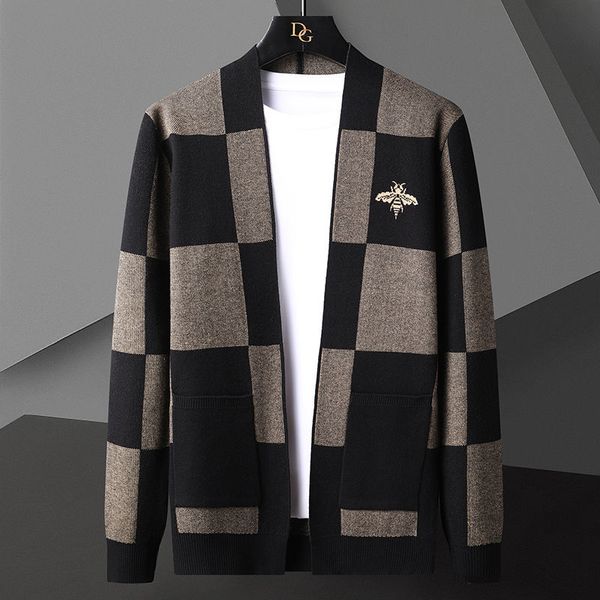 korean style autumn new knitted cardigan sweater trend brand fashion plaid cardigan coat men leisure khaki blue mens sweaters, White;black
korean style autumn new knitted cardigan sweater trend brand fashion plaid cardigan coat men leisure khaki blue mens sweaters, White;black