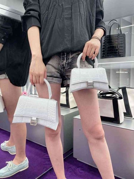 women luxury bag designer balenicagas high definition b family pattern hourglass women's 2022 new single shoulder crossbody mini hand l
women luxury bag designer balenicagas high definition b family pattern hourglass women's 2022 new single shoulder crossbody mini hand l