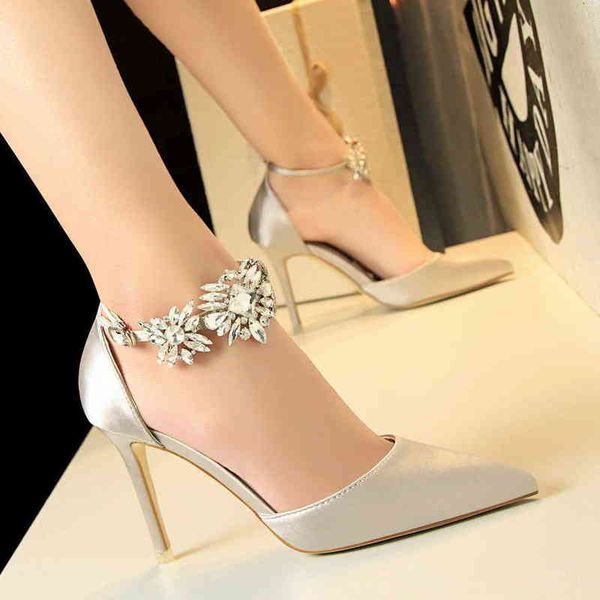 520- sandals wind high-heeled shoes women's thin heel satin hollow shallow mouth pointed diamond one line sandals, Black
520- sandals wind high-heeled shoes women's thin heel satin hollow shallow mouth pointed diamond one line sandals, Black