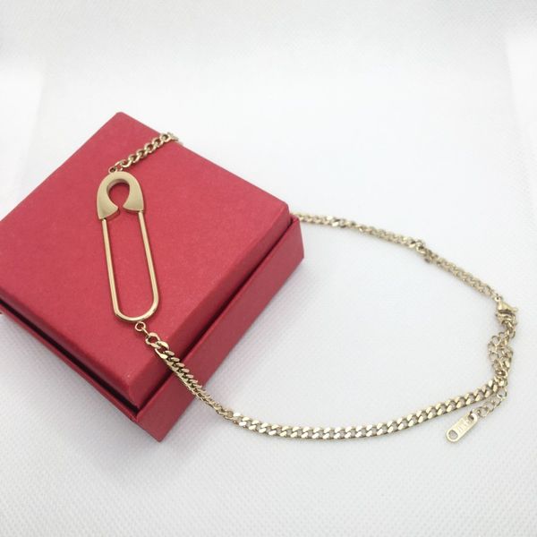 fashion designer ladies necklace luxury 18k gold pendant girl valentine's day gift 316l stainless steel jewelry, Silver
fashion designer ladies necklace luxury 18k gold pendant girl valentine's day gift 316l stainless steel jewelry, Silver