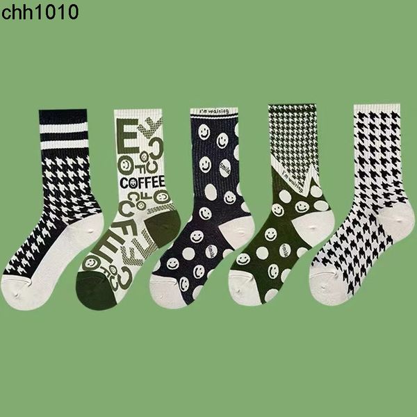 men's chaozhou brand green socks autumn and winter thousand bird pattern smiley face middle tube socks ins korean men's and women&, Black
men's chaozhou brand green socks autumn and winter thousand bird pattern smiley face middle tube socks ins korean men's and women&, Black