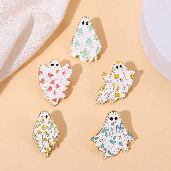 maple leaf ghost halloween terror ghost brooch metal badge electroplating paint clothing accessories, Gray
maple leaf ghost halloween terror ghost brooch metal badge electroplating paint clothing accessories, Gray