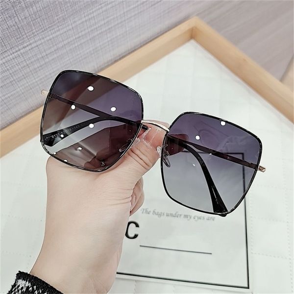 sunglasses fashion new metal square large frame polarized men's p anti ultraviolet driving sun shading outlet, White;black
sunglasses fashion new metal square large frame polarized men's p anti ultraviolet driving sun shading outlet, White;black