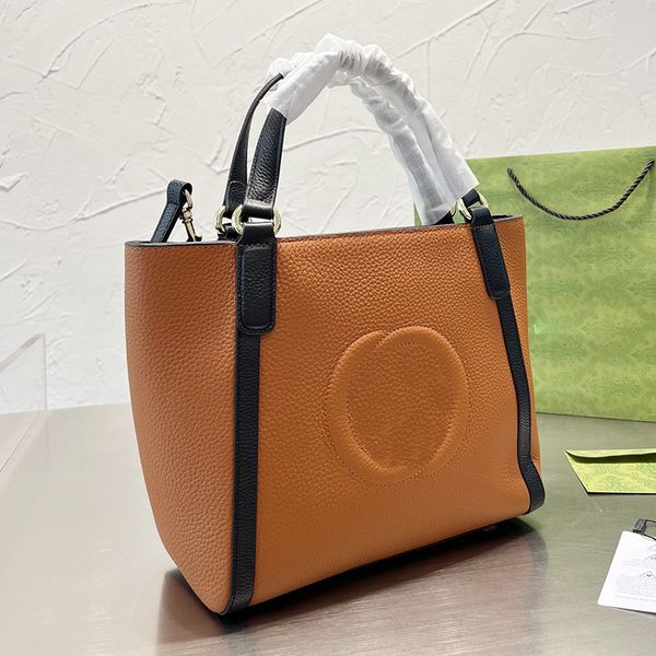 tote shopping bag crossbody bag shoulder handbag women purse interlocking letters circular large capacity pocket plain leather zipper hardwa
tote shopping bag crossbody bag shoulder handbag women purse interlocking letters circular large capacity pocket plain leather zipper hardwa