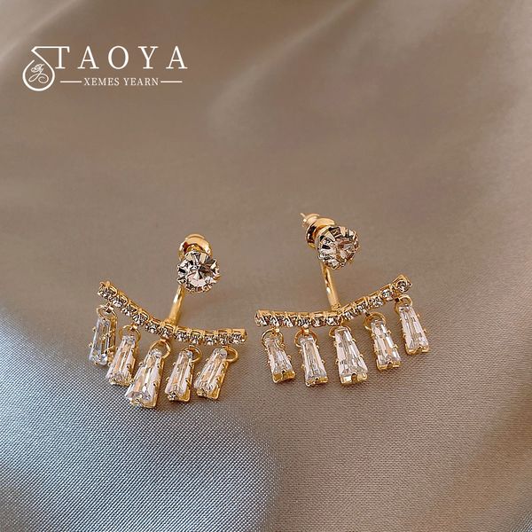 a pair of exquisite french lazy luxury zircon crystal pendant earrings fashion jewelry party accessories for woman, Silver
a pair of exquisite french lazy luxury zircon crystal pendant earrings fashion jewelry party accessories for woman, Silver