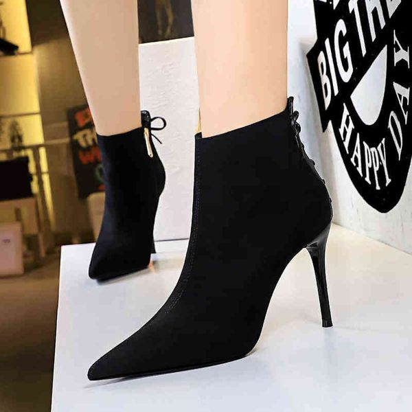 173-7 sandals fashion nightclub show thin heel high suede back lace pointed winter boots, Black
173-7 sandals fashion nightclub show thin heel high suede back lace pointed winter boots, Black