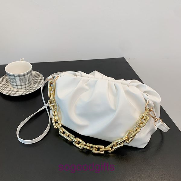 pouch bag designer bottegas handbags women venetas clutch bags high sense small crowd bag women's autumn 2022 new pleated cloud armpit
pouch bag designer bottegas handbags women venetas clutch bags high sense small crowd bag women's autumn 2022 new pleated cloud armpit