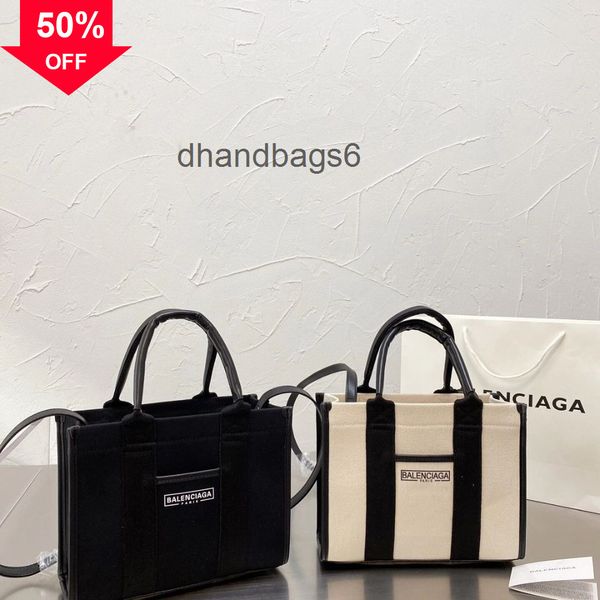 purses ladies handbags designer clutch bag evening clutches 2022 bbalencaigass digner retro leather hourglass single shoulder z41f
purses ladies handbags designer clutch bag evening clutches 2022 bbalencaigass digner retro leather hourglass single shoulder z41f
