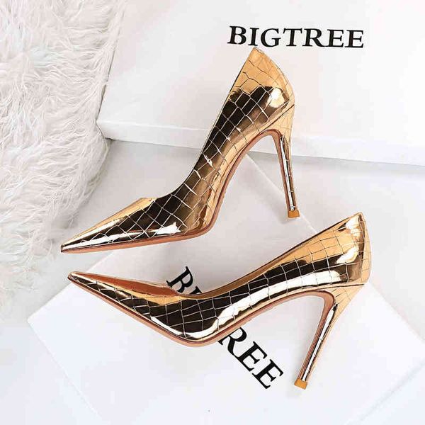 18249-1 sandals nightclub high heels metal stone fine shallow mouth pointed single shoes, Black
18249-1 sandals nightclub high heels metal stone fine shallow mouth pointed single shoes, Black