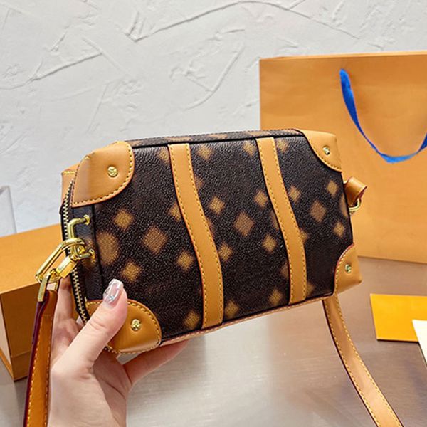 trunk crossbody bag shoulder messenger bags flap handbag women purse classical mosaic print letters double zipper adjustable belt strap soft
trunk crossbody bag shoulder messenger bags flap handbag women purse classical mosaic print letters double zipper adjustable belt strap soft