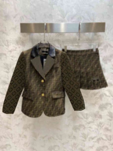 women suit designer clothes blazer fendl with full letters luxury designer spring new released pants jackets, White;black
women suit designer clothes blazer fendl with full letters luxury designer spring new released pants jackets, White;black