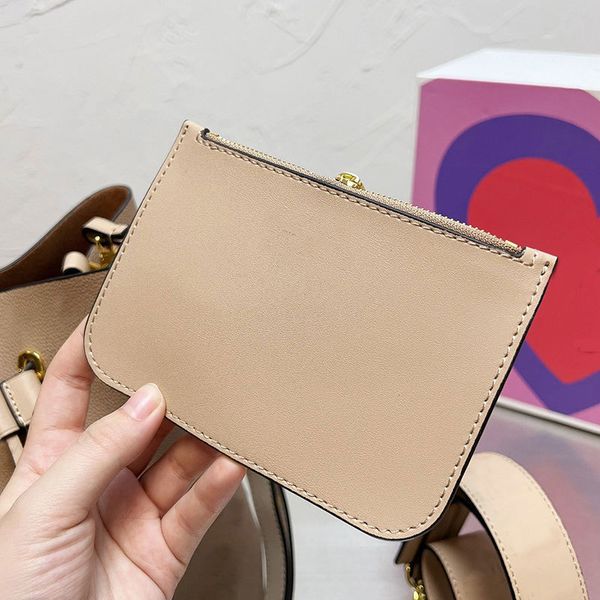 designer luxury women the tote bag fashion versatile handbags shoulder crossbody bags purse tories totes large capacity saddle wallets 7a gf
designer luxury women the tote bag fashion versatile handbags shoulder crossbody bags purse tories totes large capacity saddle wallets 7a gf