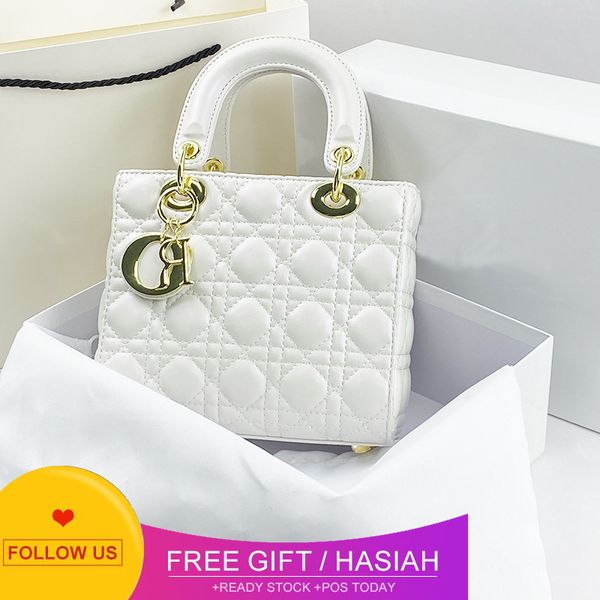 designer bags leather women's 2022 new patent leather princess popular this year high-grade hand single shoulder messenger bag
designer bags leather women's 2022 new patent leather princess popular this year high-grade hand single shoulder messenger bag