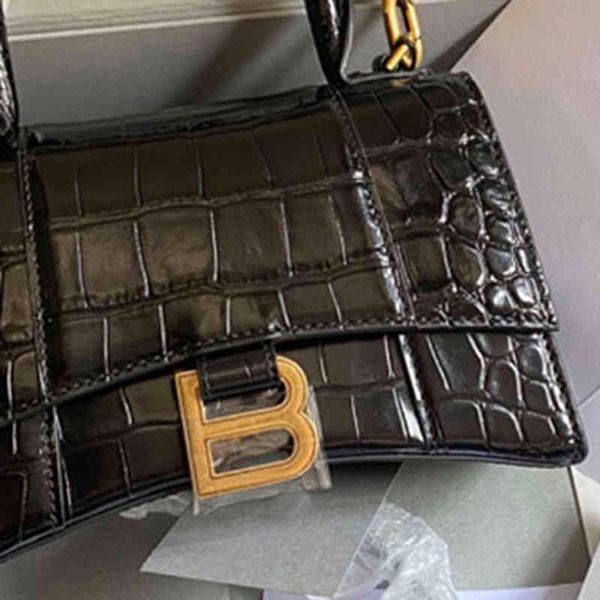 women luxury designer bag balenicagas 2022 new hourglass mini net red same b family high version leather single shoulder messenger bag
women luxury designer bag balenicagas 2022 new hourglass mini net red same b family high version leather single shoulder messenger bag
