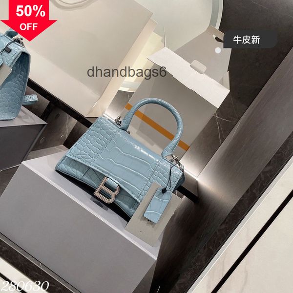 purses ladies handbags designer clutch bag evening clutches lady msenger balencaigass 2022 luxurys s hourglass shoulder handbag fashion leat
purses ladies handbags designer clutch bag evening clutches lady msenger balencaigass 2022 luxurys s hourglass shoulder handbag fashion leat