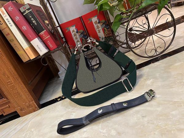 g699 fashion luxurys designers shoulder bag crescent shape 409 messenger bags classic accessories combined with soft materials
g699 fashion luxurys designers shoulder bag crescent shape 409 messenger bags classic accessories combined with soft materials