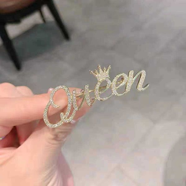 simple personalized letter brooch creative light luxury high sense cold wind queen's small crown pin anti light accessories, Gray
simple personalized letter brooch creative light luxury high sense cold wind queen's small crown pin anti light accessories, Gray