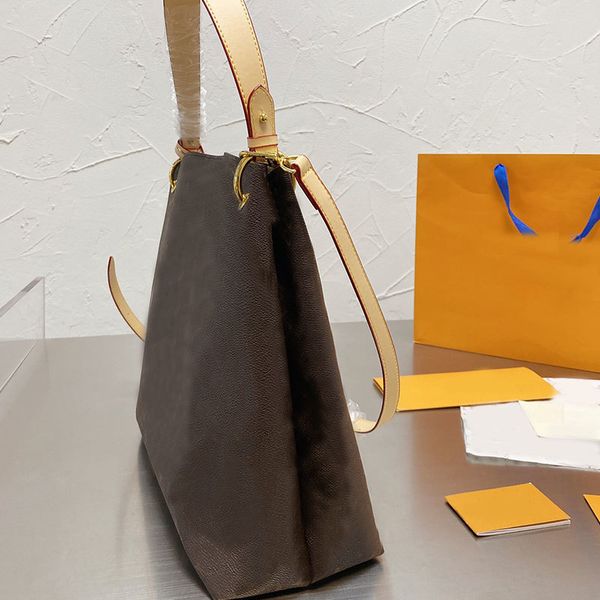 designer luxury women the tote bag fashion versatile handbags shoulder crossbody bags purse tories totes large capacity saddle wallets 7a 4n
designer luxury women the tote bag fashion versatile handbags shoulder crossbody bags purse tories totes large capacity saddle wallets 7a 4n