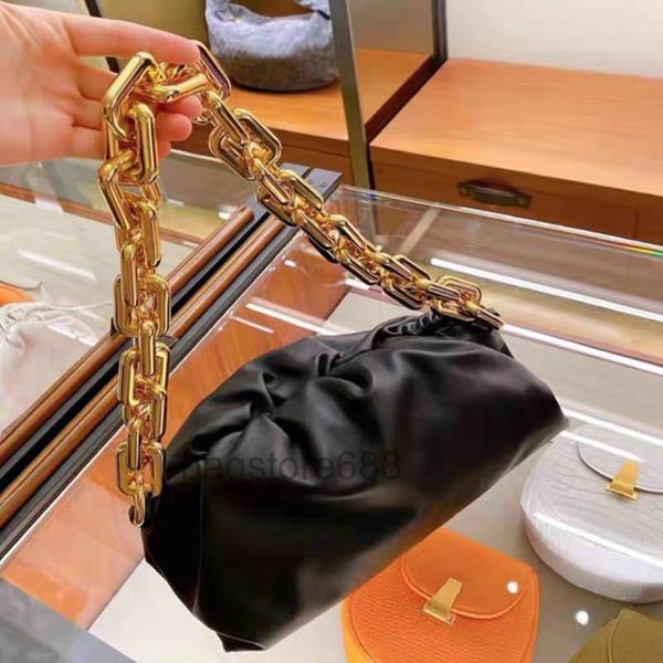 luxury bag 2022 hbp women thick chain cloud handbag shoulder crossbody pleated cloud bags baguettes lady underarm hobos small multiple solid
luxury bag 2022 hbp women thick chain cloud handbag shoulder crossbody pleated cloud bags baguettes lady underarm hobos small multiple solid