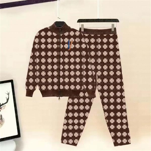 new knitted women's two piece pants sports suit of letter round neck foral cardigan sweater elastic waistband knit tracksuit set 4 colo, White
new knitted women's two piece pants sports suit of letter round neck foral cardigan sweater elastic waistband knit tracksuit set 4 colo, White