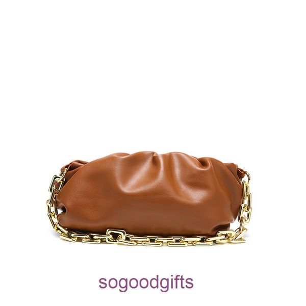 pouch bag designer bottegas handbags women venetas clutch bags chain cloud bag 2022 summer new shoulder soft pu leather pleated small armpit
pouch bag designer bottegas handbags women venetas clutch bags chain cloud bag 2022 summer new shoulder soft pu leather pleated small armpit