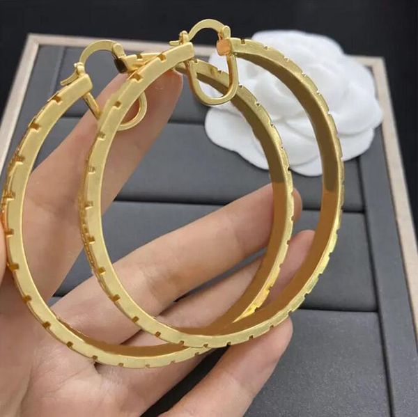 women hoop earrings designers gold earring fashion big circle simple jewelry luxurys letter v stud earring hoops wholesale, Golden;silver
women hoop earrings designers gold earring fashion big circle simple jewelry luxurys letter v stud earring hoops wholesale, Golden;silver