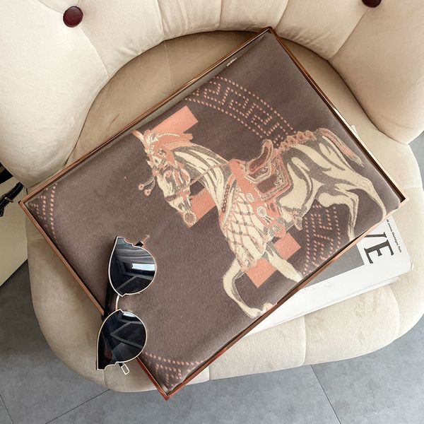 2022 fashion designer scarf 100% cashmere jacquard female scarves winter men women soft thick shawl large size with gift box, Blue;gray
2022 fashion designer scarf 100% cashmere jacquard female scarves winter men women soft thick shawl large size with gift box, Blue;gray