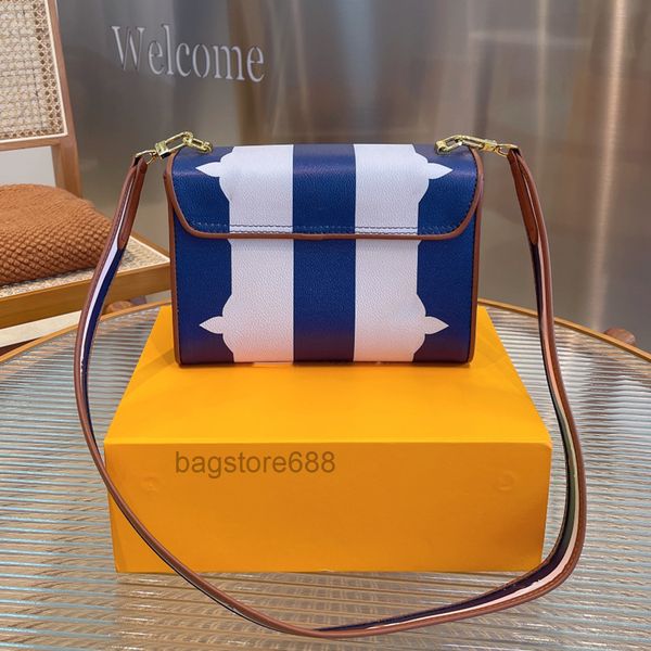 women shoulder bags highs quality epi leather bag old flower luxurys designers france brand classic crossbody totes fashion pouch
women shoulder bags highs quality epi leather bag old flower luxurys designers france brand classic crossbody totes fashion pouch