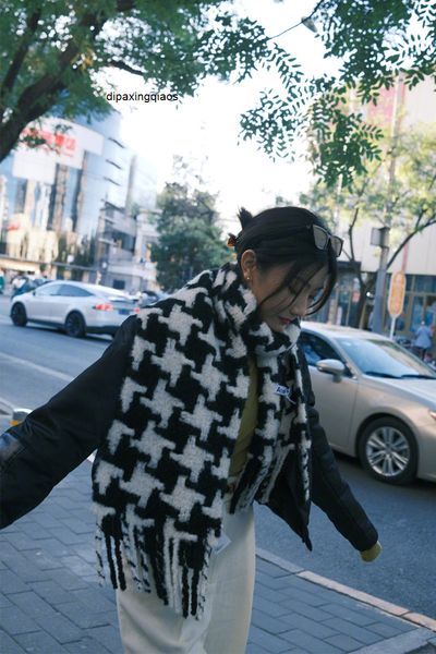 designer scarf acne sweden studios autumn and winter 21 ac blogger savis the same wool qianniao blended tassel warm scarf and the same scarf, Blue;gray
designer scarf acne sweden studios autumn and winter 21 ac blogger savis the same wool qianniao blended tassel warm scarf and the same scarf, Blue;gray