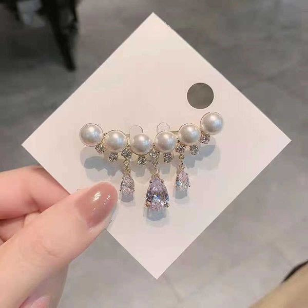 temperament brooch korean fashion simple pearl tassel pin personality imitation crystal suit coat accessories, Gray
temperament brooch korean fashion simple pearl tassel pin personality imitation crystal suit coat accessories, Gray