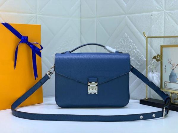 2022 high quality 100% leather women's designer embossing message Meti handbag Metis shoulder bags crossbody Retro bags, Black
2022 high quality 100% leather women's designer embossing message Meti handbag Metis shoulder bags crossbody Retro bags, Black