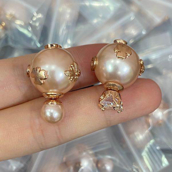simple sweet champagne pearl letter ear studs earring 18k gold plated women's ears clip earrings metal non-fading designer jewelry dr11, Golden;silver
simple sweet champagne pearl letter ear studs earring 18k gold plated women's ears clip earrings metal non-fading designer jewelry dr11, Golden;silver