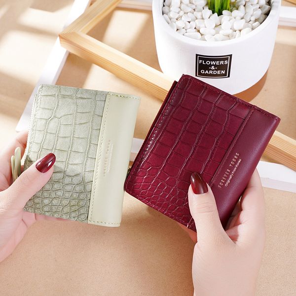 new fashion crocodile pattern women's wallets mini coin purse ladies small wallet female pu leather two-fold zipper card holder, Red;black
new fashion crocodile pattern women's wallets mini coin purse ladies small wallet female pu leather two-fold zipper card holder, Red;black