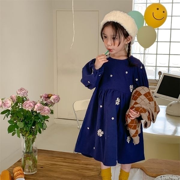 girls dresses 2814b clothes embroidery autumn blue bubble sleeve sweet princess 220915, Red;yellow
girls dresses 2814b clothes embroidery autumn blue bubble sleeve sweet princess 220915, Red;yellow