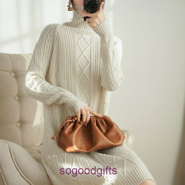 pouch bag designer bottegas handbags women venetas clutch bags autumn and winter 2022 new medium long twisted sleeve pile neck women's 
pouch bag designer bottegas handbags women venetas clutch bags autumn and winter 2022 new medium long twisted sleeve pile neck women's