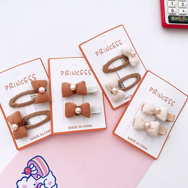 1 pair new korean sweet girl simple cute fabric cotton-filled bow bb clip fashion princess children's hairpins hair accessories, Slivery;white
1 pair new korean sweet girl simple cute fabric cotton-filled bow bb clip fashion princess children's hairpins hair accessories, Slivery;white