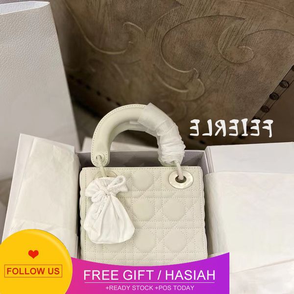 designer bags 22 new women's single shoulder cross slung hand-held princess high-grade frosted leather mini square lingge three grid ch
designer bags 22 new women's single shoulder cross slung hand-held princess high-grade frosted leather mini square lingge three grid ch