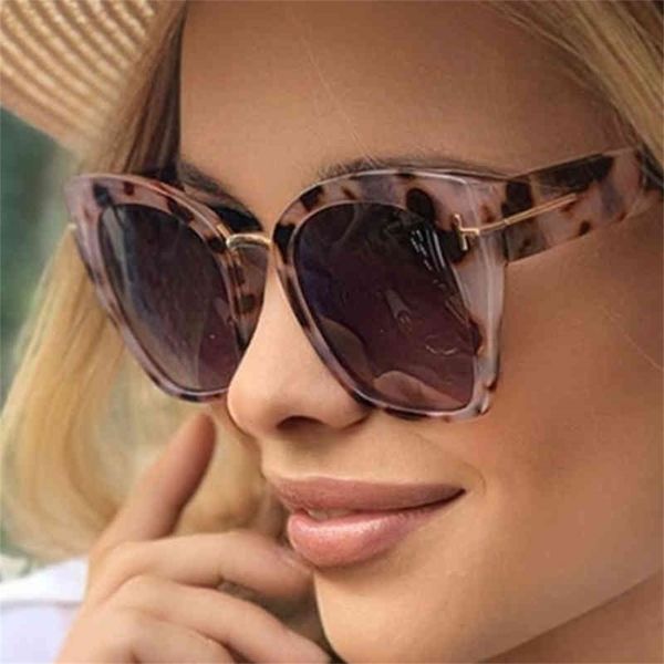 eye shades sunglasses women men traveling metal sun glasses for woman square oculos zonnebril dames, White;black
eye shades sunglasses women men traveling metal sun glasses for woman square oculos zonnebril dames, White;black