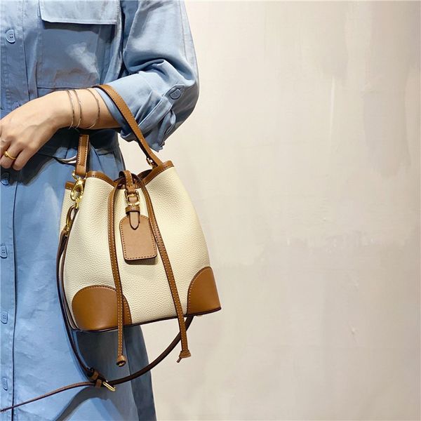 hbp women's shoulder bags new 2022 large-capacity handbag diagonal leather underarm commuter bucket bag
hbp women's shoulder bags new 2022 large-capacity handbag diagonal leather underarm commuter bucket bag