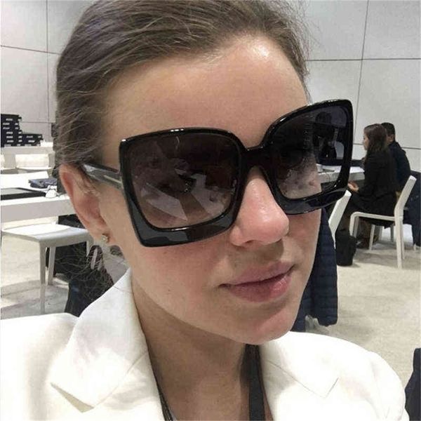d&t new fashion oversized women sunglasses designer plastic female big frame gradient sun glasses uv400 gafas de sol mujer, White;black
d&t new fashion oversized women sunglasses designer plastic female big frame gradient sun glasses uv400 gafas de sol mujer, White;black