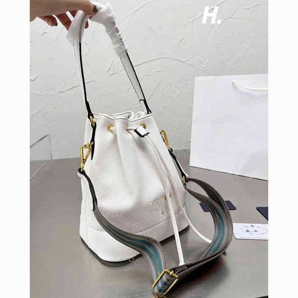 luxury designer mini double bag 3 colors messenger shoulder bags handbag women's fashion leather handbag wholesale
luxury designer mini double bag 3 colors messenger shoulder bags handbag women's fashion leather handbag wholesale