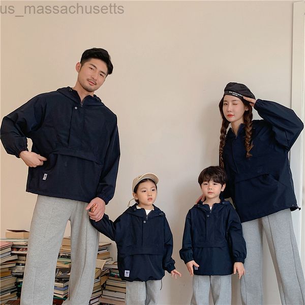 family matching outfits dad and daughter clothes mom son monmy me couple l220916, Blue
family matching outfits dad and daughter clothes mom son monmy me couple l220916, Blue