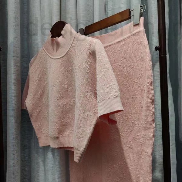 women's tracksuits designer 22 summer new f letter elegant knitted ol suit half high neck short middle waist bag hip skirt nanyou atnt, Gray
women's tracksuits designer 22 summer new f letter elegant knitted ol suit half high neck short middle waist bag hip skirt nanyou atnt, Gray