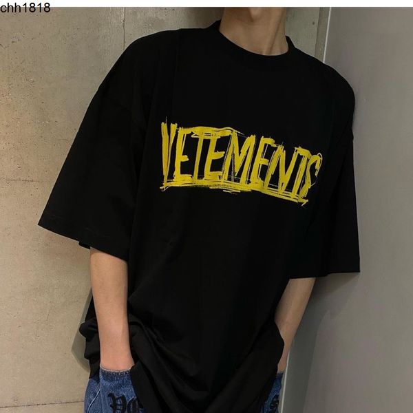 men's t-shirts french fashion brand vetementss events yellow graffiti letters men and women os loose short sleeve t-shirt backing shirt, White;black
men's t-shirts french fashion brand vetementss events yellow graffiti letters men and women os loose short sleeve t-shirt backing shirt, White;black