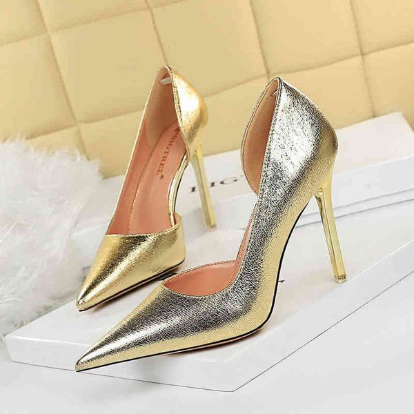 6168-3 sandals wind super high heel thin shallow mouth pointed end side hollowed out nightclub single shoe, Black
6168-3 sandals wind super high heel thin shallow mouth pointed end side hollowed out nightclub single shoe, Black