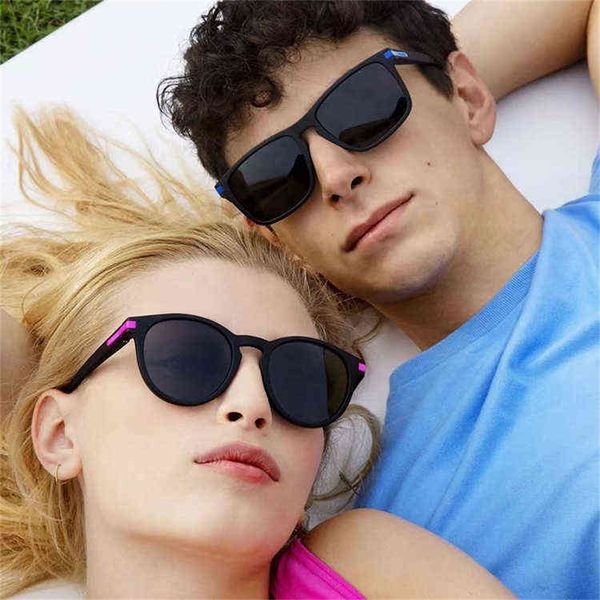 sun glass new lovers outdoor men and women sports sunscreen polarizer sunglasses popular women, White;black
sun glass new lovers outdoor men and women sports sunscreen polarizer sunglasses popular women, White;black