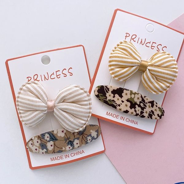 2 pcs new korean sweet girl simple striped bow hairpins headwear fashion children's floral fabric oval bb clip hair accessories, Slivery;white
2 pcs new korean sweet girl simple striped bow hairpins headwear fashion children's floral fabric oval bb clip hair accessories, Slivery;white