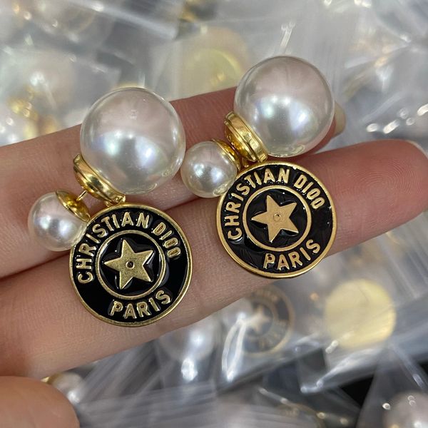 simple sweet letter ear studs earring round white pearl 18k gold plated women's ears clip earrings metal non-fading designer jewelry dr, Golden;silver
simple sweet letter ear studs earring round white pearl 18k gold plated women's ears clip earrings metal non-fading designer jewelry dr, Golden;silver